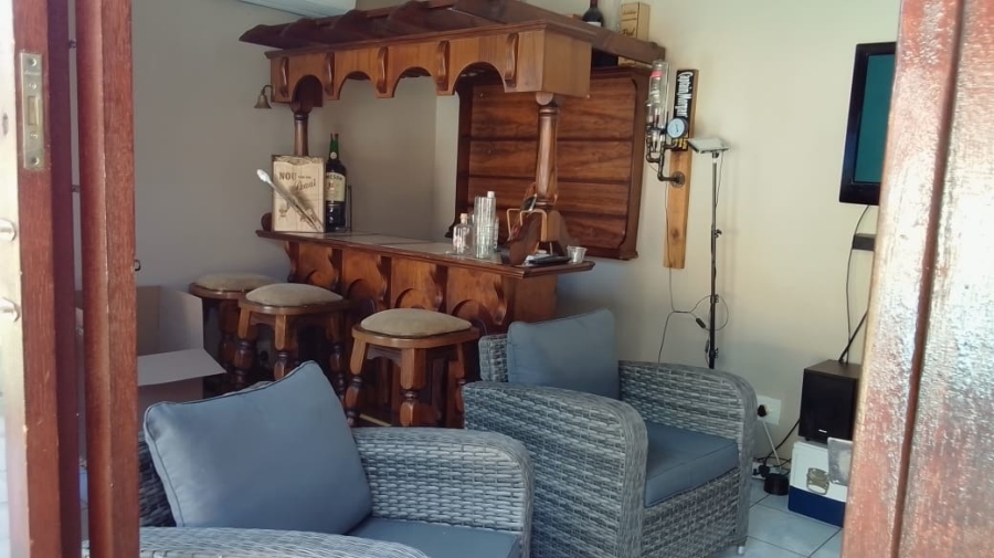 To Let 4 Bedroom Property for Rent in Safari Gardens North West